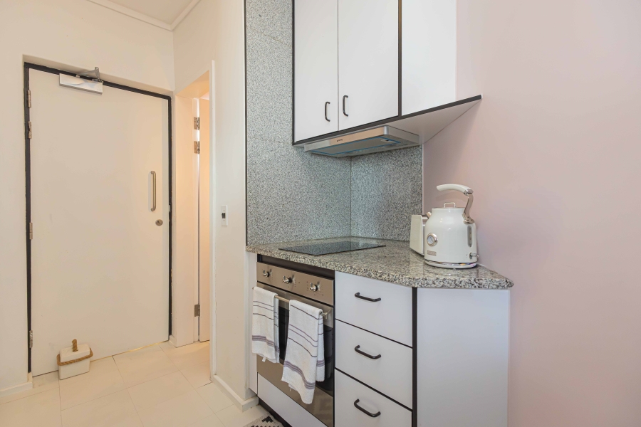 1 Bedroom Property for Sale in Sea Point Western Cape